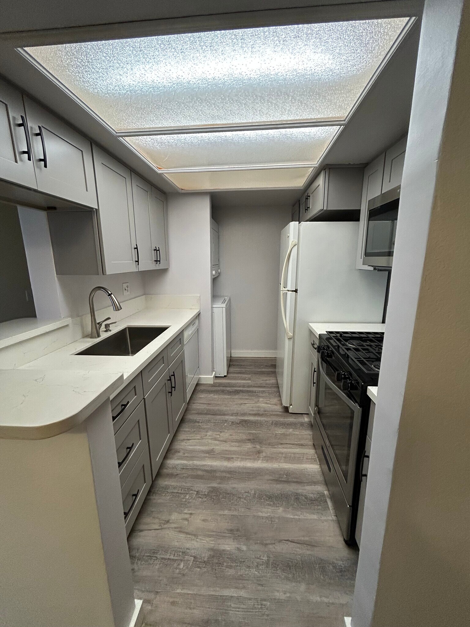 Kitchen - 424 Oak St