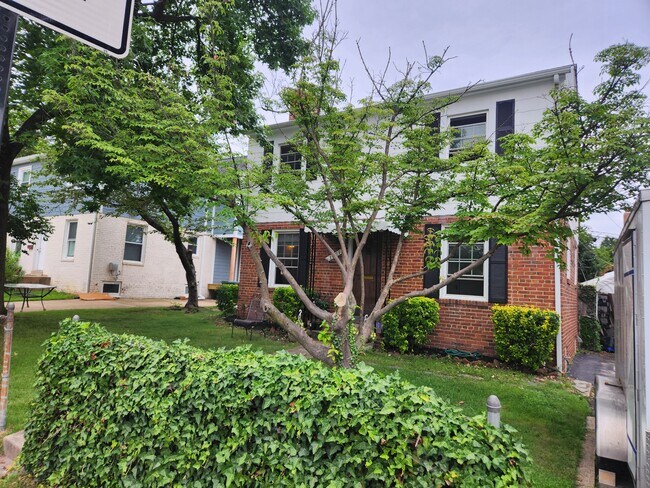 Building Photo - 3609 2nd St S
