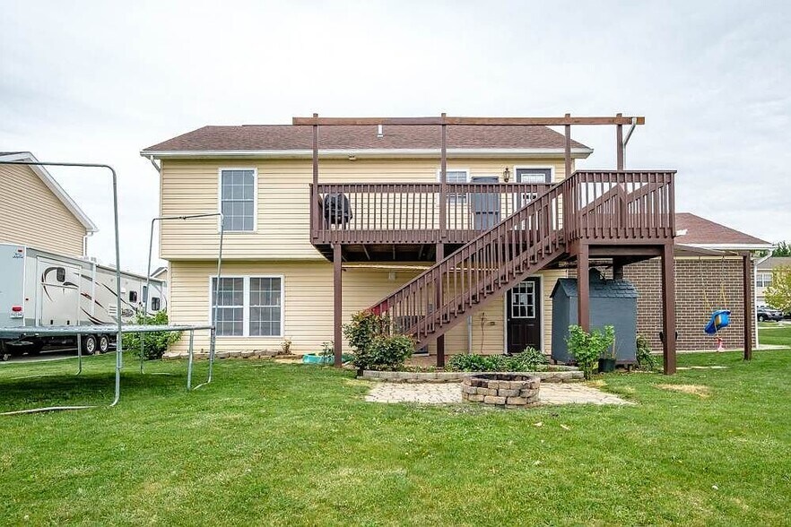 Building Photo - 1380 Stonechris Dr