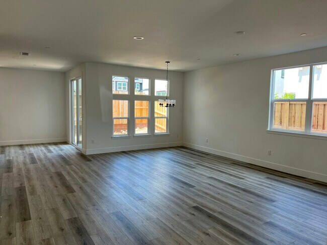 Building Photo - 3512 Jeffrey Pne Ln