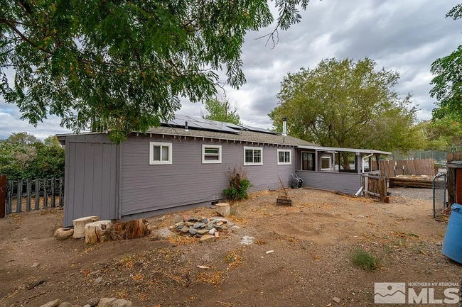 Building Photo - 215 Mule Deer Rd