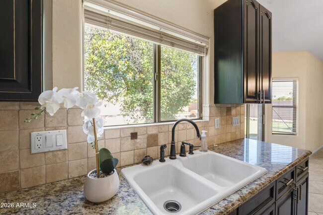 Building Photo - 4335 E Fox Cir