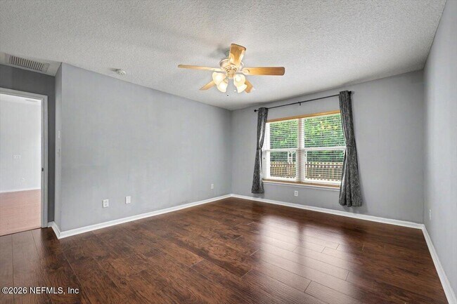 Building Photo - 711 Sid Dr
