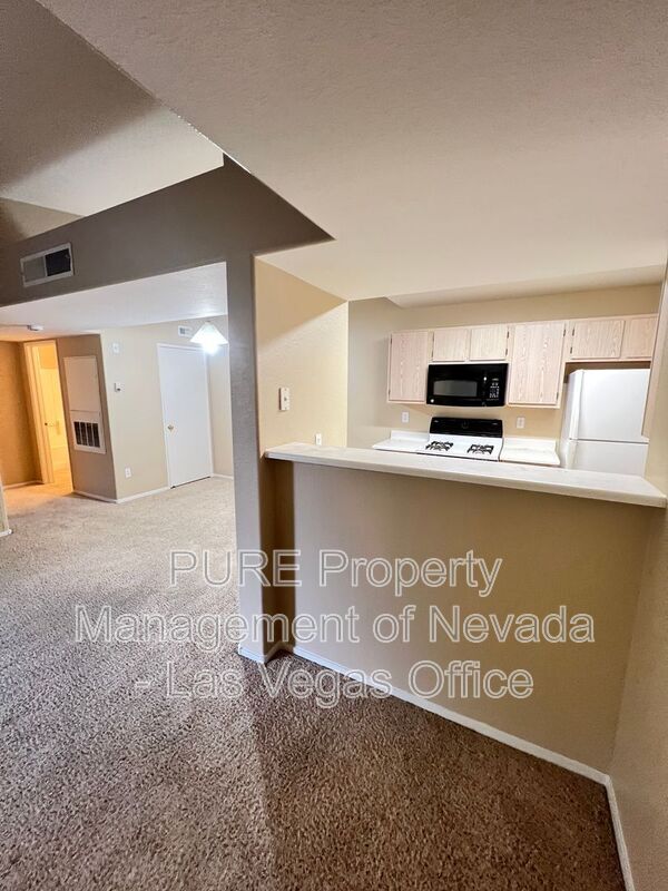 Building Photo - 7885 W Flamingo Rd