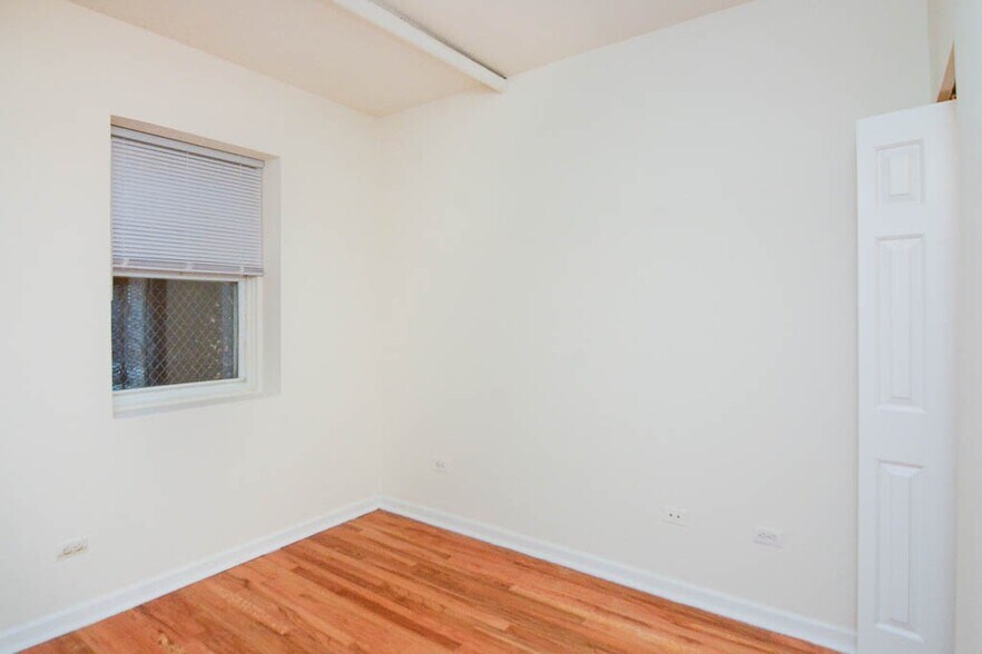 Building Photo - 3909 N Janssen Ave