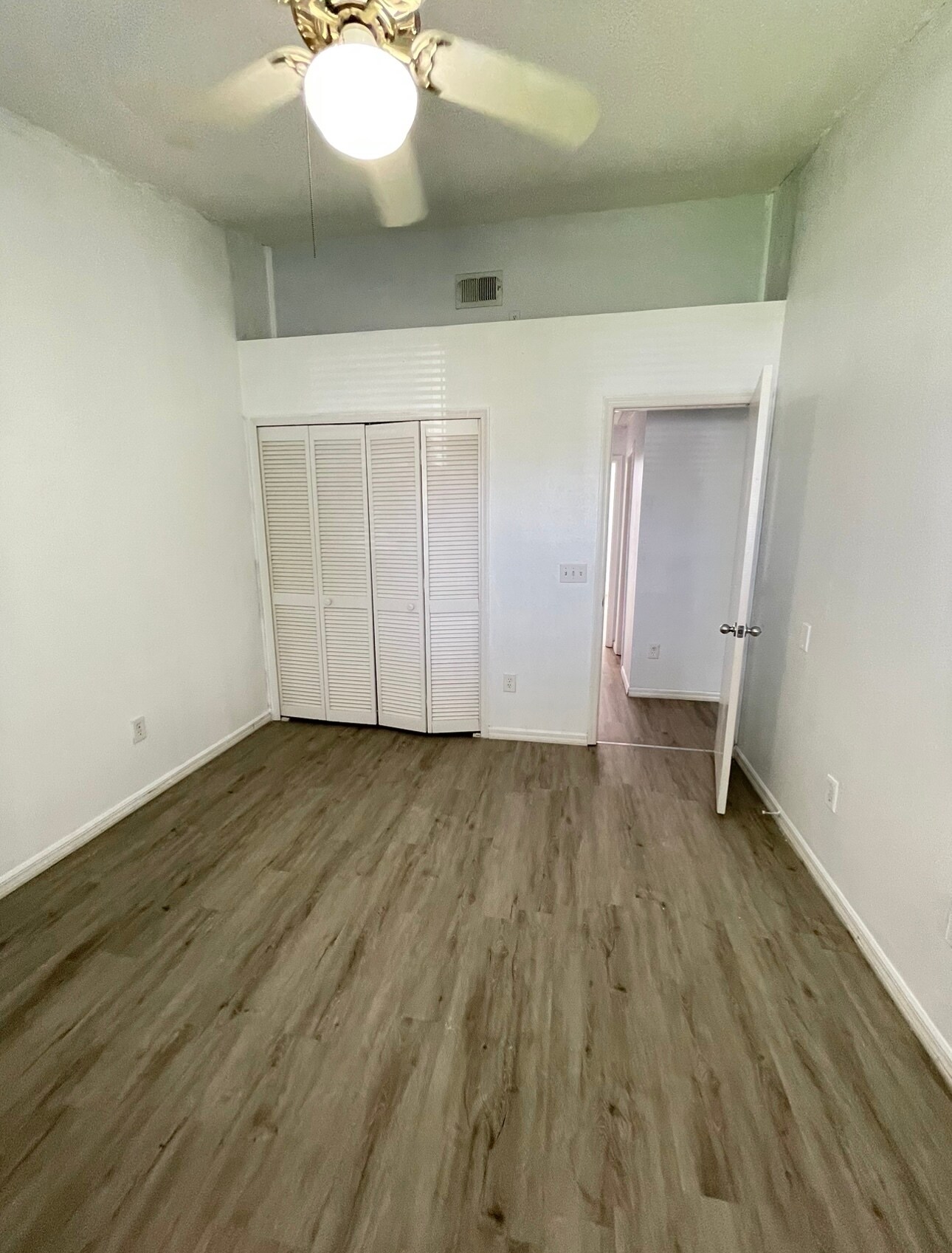 Building Photo - 924 Sykes Ct