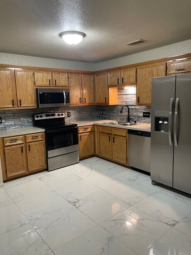 Building Photo - 2917 Sunflower Trail