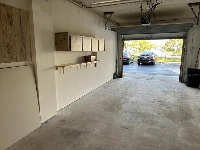 Building Photo - 12500 Capri Cir N