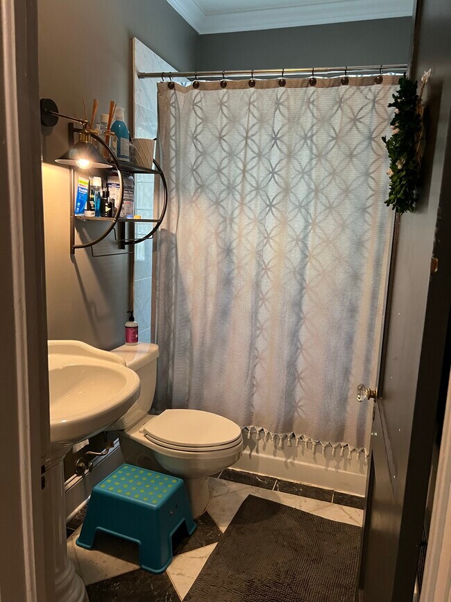 Building Photo - 1308 N Highland Ave NE