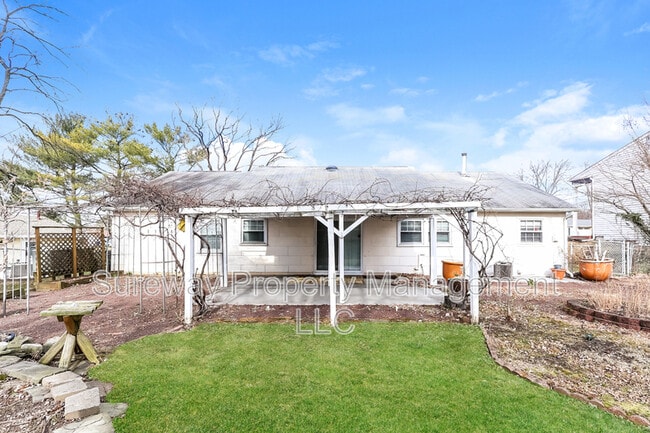 Building Photo - 7 Ebbtide Ln