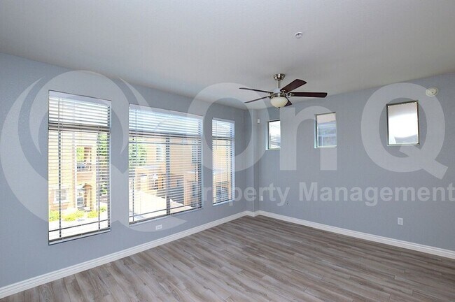 Building Photo - 280 S Evergreen Rd