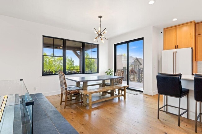 Building Photo - 557 St Andrews Dr