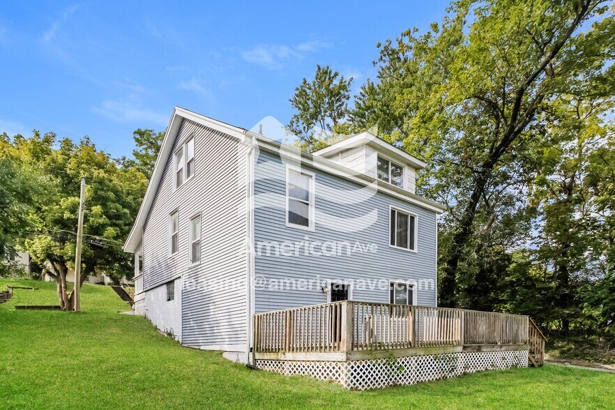 Building Photo - 1101 7th Ave