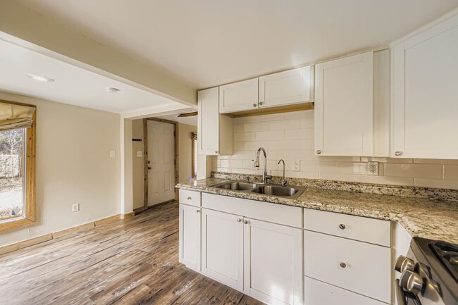 Building Photo - 9 Moon Dance Ln