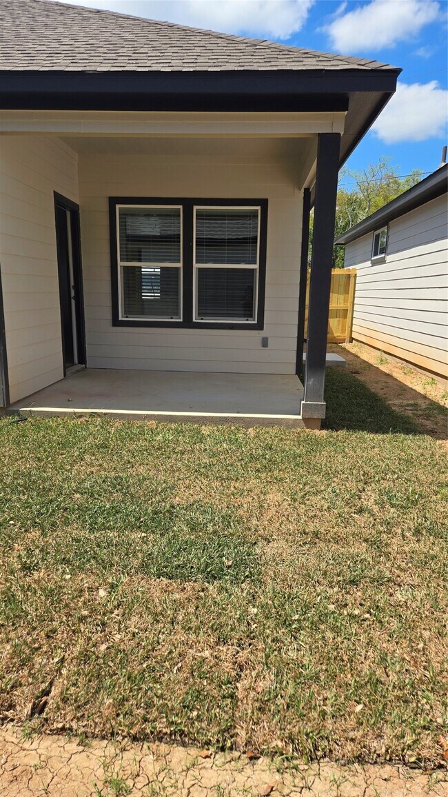 Building Photo - 3710 Harmony Ln