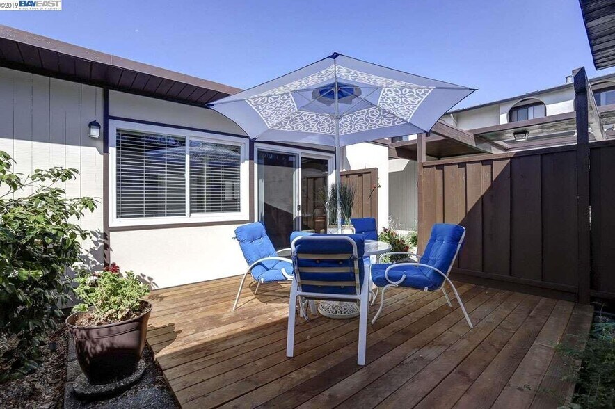 Building Photo - 43512 Bryant St