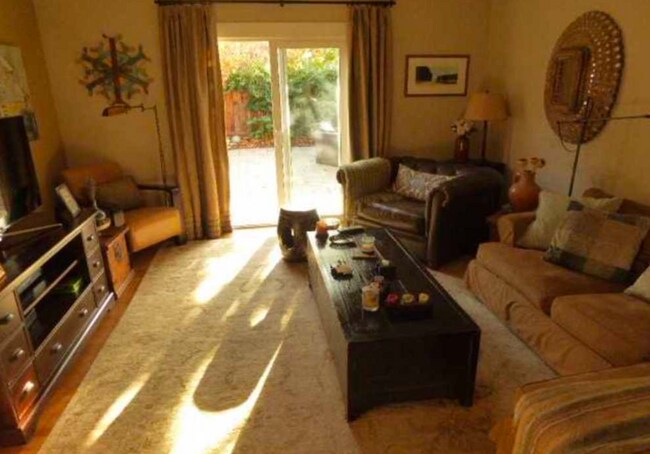 Building Photo - 1447 Laguna Ave