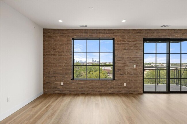 Building Photo - 4315 S Congress Ave