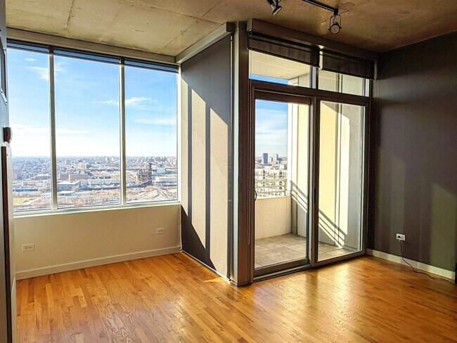 Building Photo - 1720 S Michigan Ave