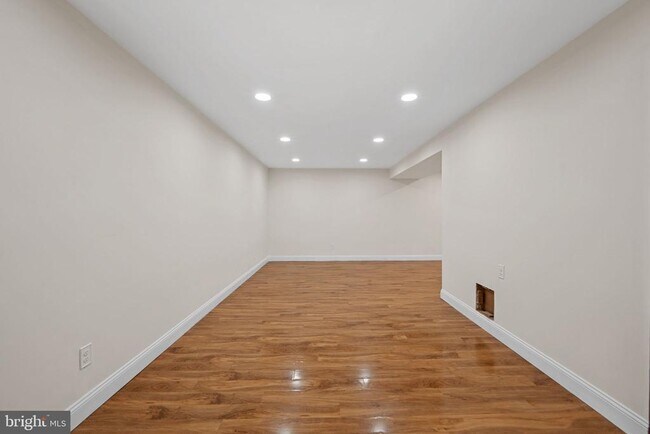 Building Photo - 6361 Woodland Ridge Ct