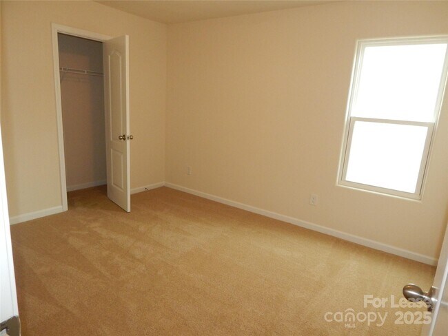 Building Photo - 6036 Loy Ct