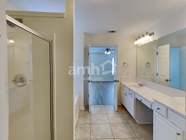 Building Photo - 811 Buffington Way