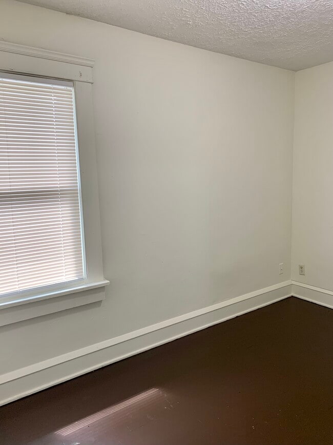 Building Photo - 201 Broad Ave NW