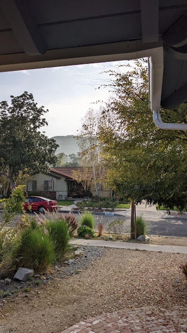 Building Photo - Spacious three bedroom one and half bath house in Sunland!