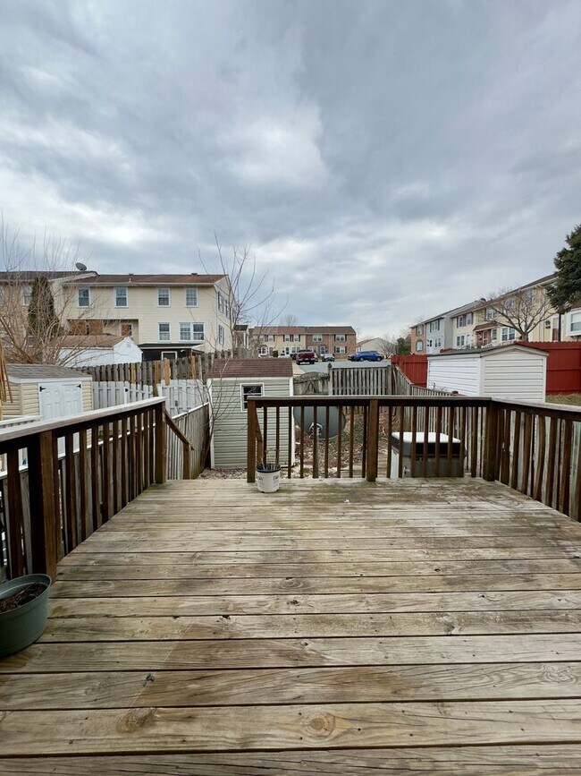 Building Photo - 5371 King Arthur Cir