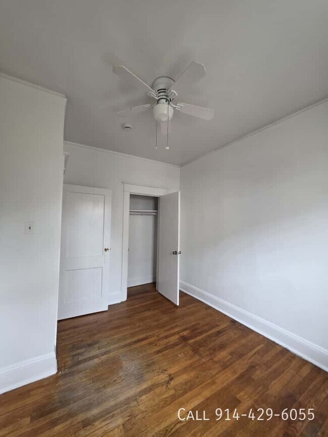 Building Photo - 10 Eastview Ave