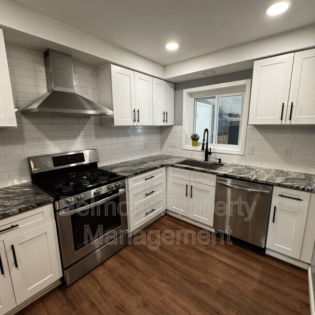 Building Photo - 23960 Willowbrook Dr