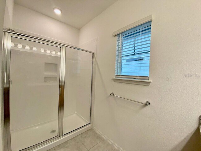 Building Photo - 10271 Austrina Oak Loop