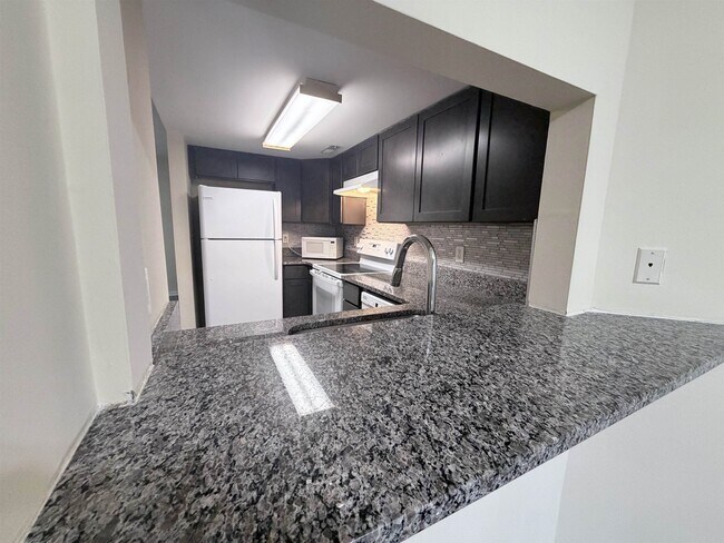 Building Photo - 1100 Possum Trot Rd