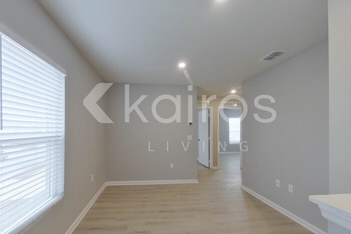 Building Photo - 1709 Nebraska Loop