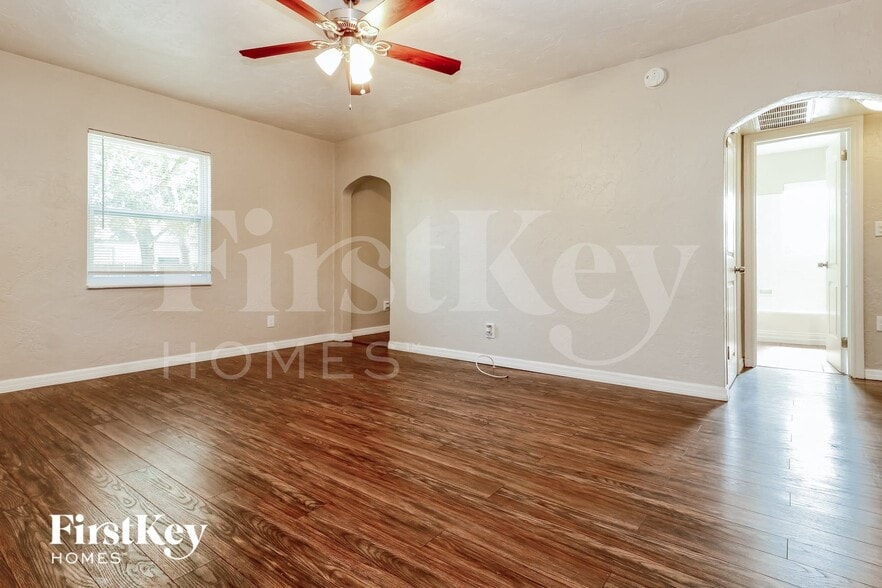 Building Photo - 4134 3rd Ave S