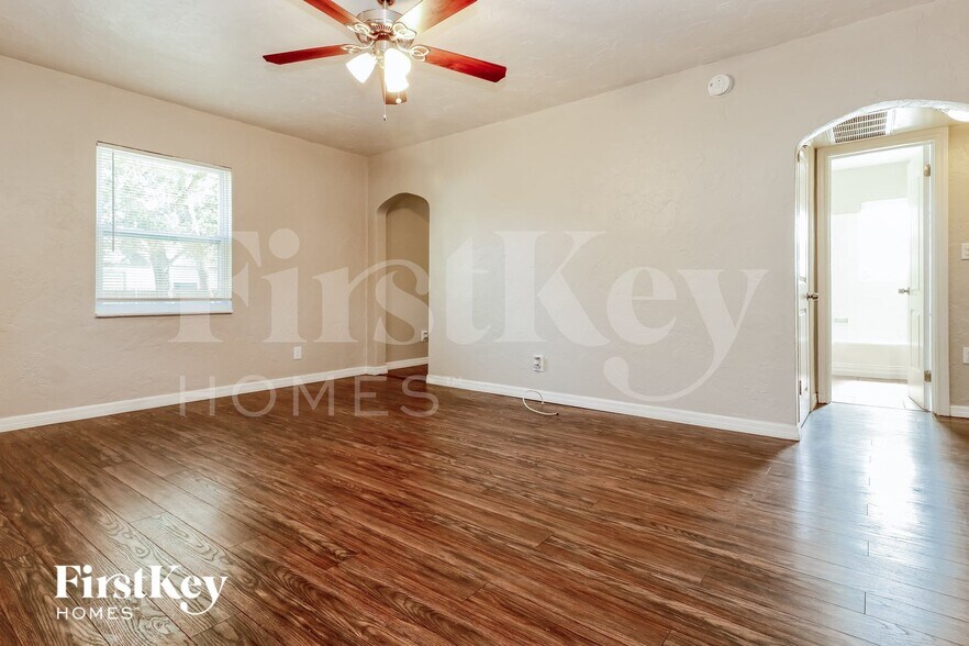 Building Photo - 4134 3rd Ave S