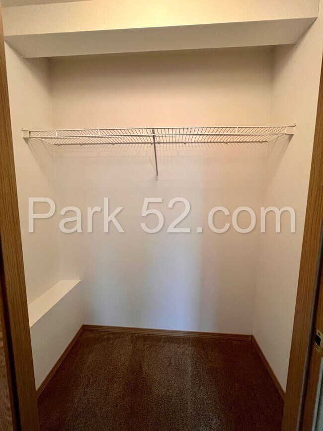 Building Photo - $300 Off First Full Month!  1 Bedroom 1 Bathroom - Ground Floor - Bonney Lake Condo - #C1