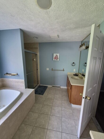 Building Photo - 7224 Moss Creek Cir