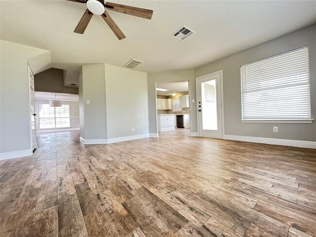 Building Photo - 1501 Van Horn Dr