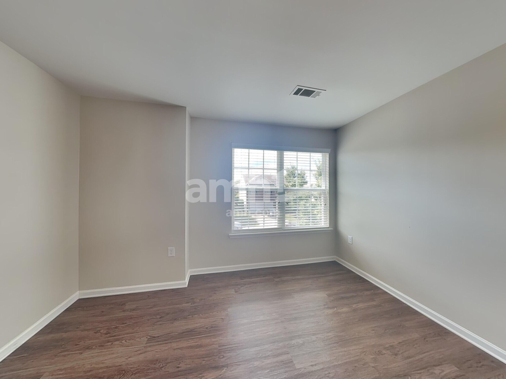 Building Photo - 211 Lindpoint Ln