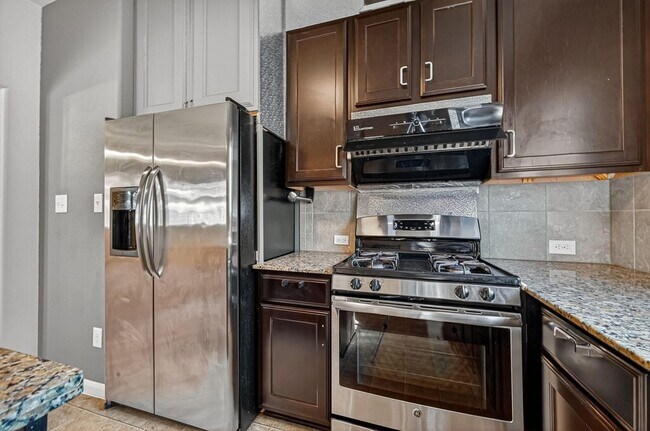 Building Photo - 14574 Empanada Dr
