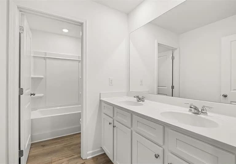 Building Photo - 942 Evergreen Rd