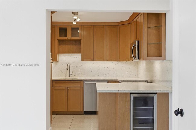 Building Photo - 5 Island Ave