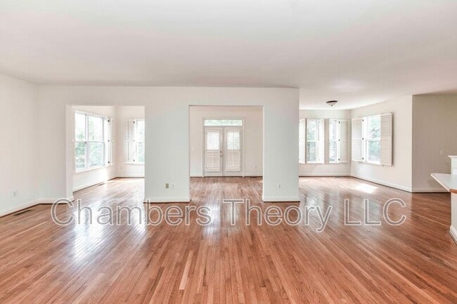 Building Photo - 3105 White Daisy Pl