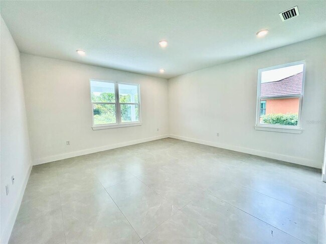 Building Photo - 8181 Tecumseh Cir