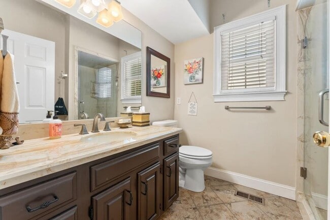 Building Photo - 4101 Lakeland Hills Dr