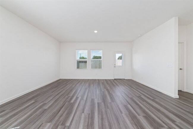 Building Photo - 31030 Gayle Prairie Oaks St