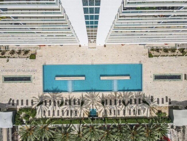 Building Photo - 50 Biscayne Blvd