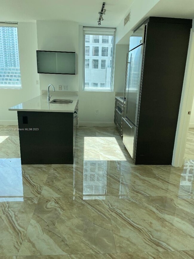 Building Photo - 500 Brickell Ave