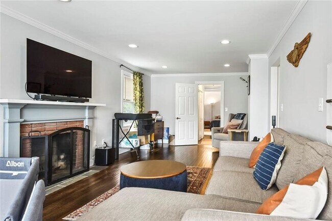 Building Photo - 191 Chases Ln